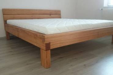 Manželská postel Globus, 180x200 cm, dub masiv,